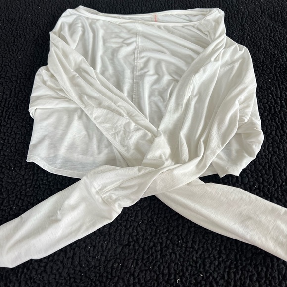 Free People Movement Tempo resolution. Never worn. Size M - Picture 2 of 3